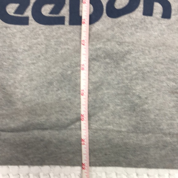 EUC Reebok Size L Sweatshirt - Picture 13 of 15